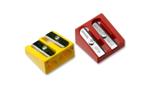 Hegyező KUM műanyag 2 lyukú